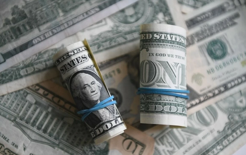 صاحب شركة بالولايات المتحدة يمنح موظفيه مكافآت بقيمة 240 مليون دولار