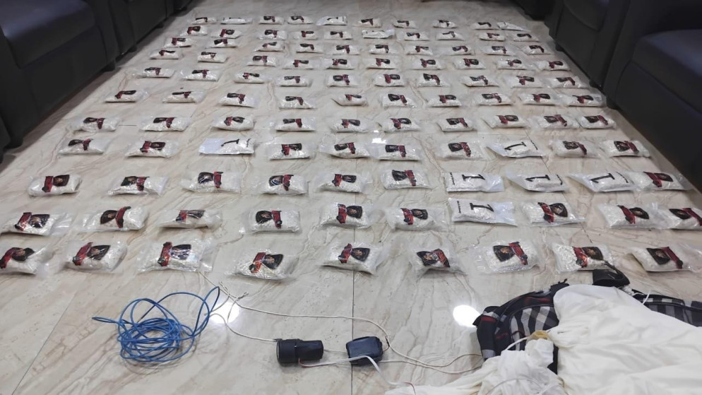 الجيش يحبط محاولة تهريب كميات كبيرة من المواد المخدرة بواسطة بالونات