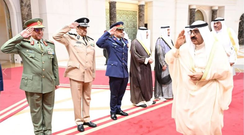 أمير الكويت يبدأ زيارة رسمية إلى فرنسا