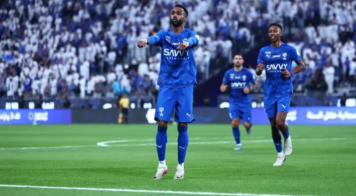 السعودية  ..  صفقة الهلال المدوية تشعل نيران الشباب