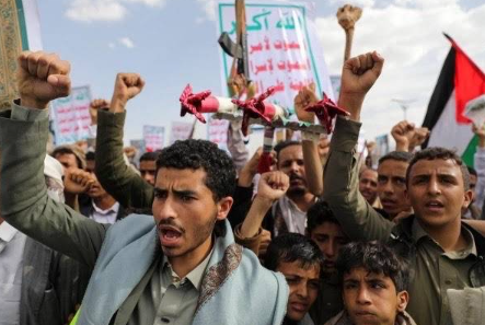 الأمم المتحدة تذكّر الحوثيين بمخاطر اعتقال موظفيها