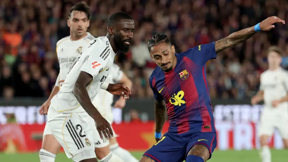 بعد استياء وانتقادات ..  أنباء جيدة لريال مدريد عن حكم الكلاسيكو