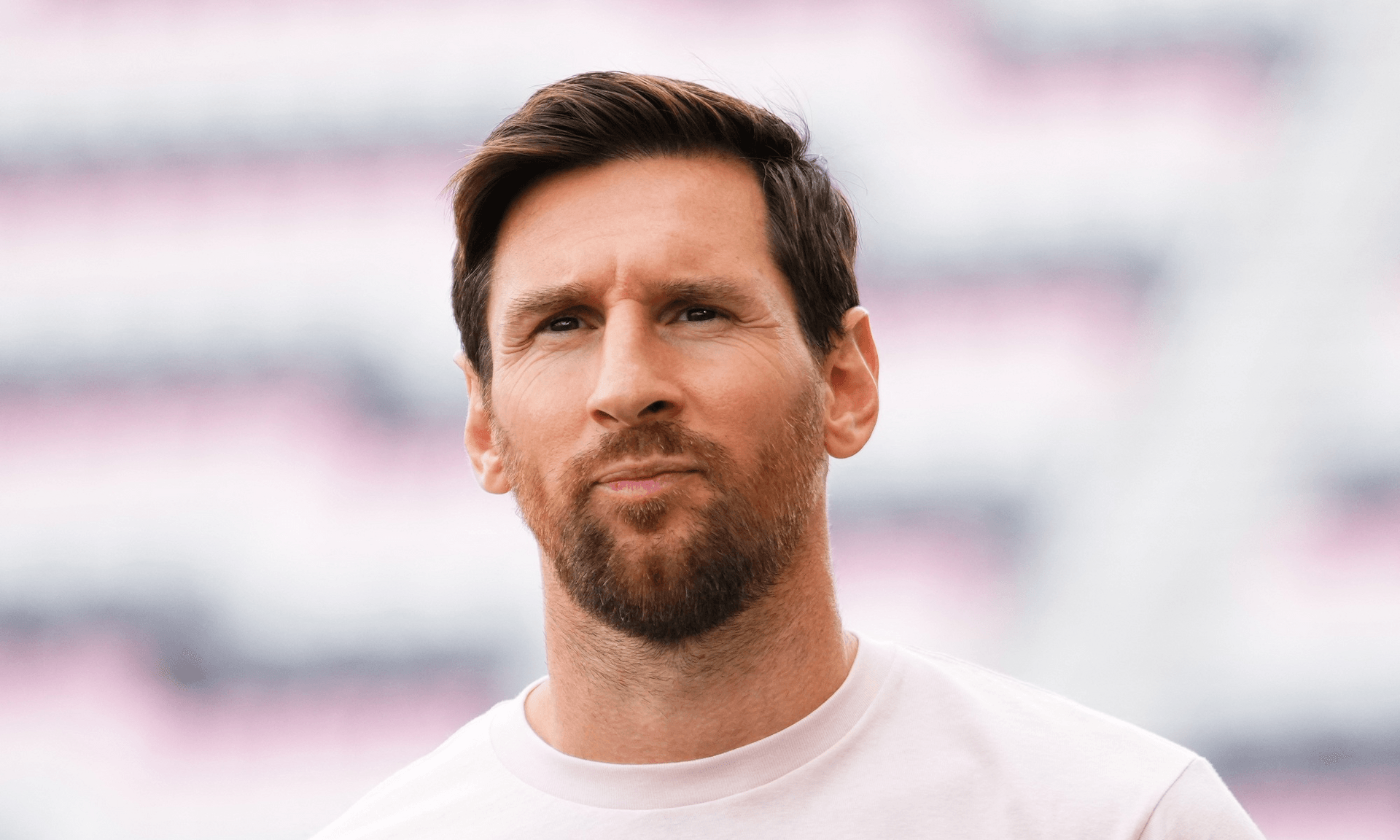 ميسي بعد زيارته كامب نو: "آمل في أن أتمكّن من العودة"