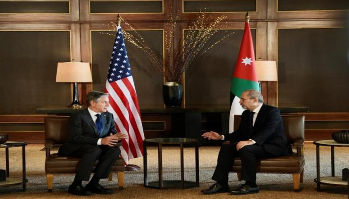 الصفدي لبلينكن: الأردن يدعم جهود التوصل لصفقة تبادل
