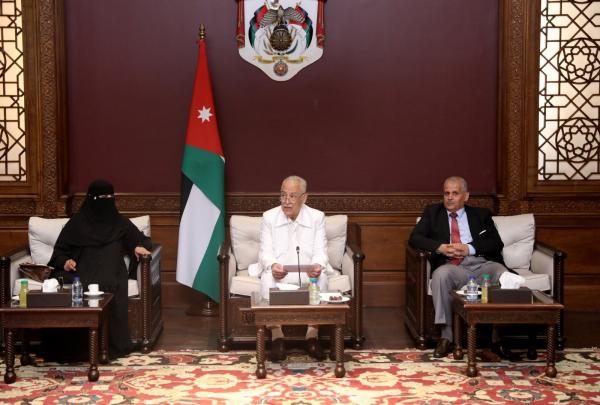 العيسوي يلتقي وفد وجهاء ومتقاعدين عسكريين من عشيرة الخضير
