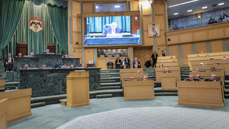 نواب يناقشون مشاريع قوانين  ..  والمجلس يفتح ملف الإلقاء العشوائي للنفايات