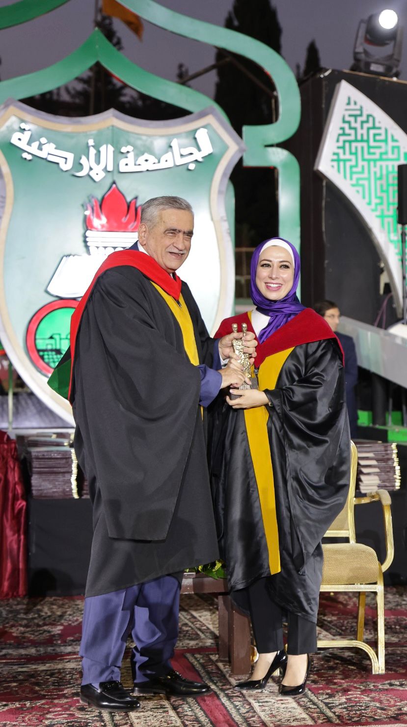 إنجاز تاريخي في الجامعة الأردنية: د. ياسمين مراد أول امرأة من “الهندسة” تحصد جائزة الباحث المتميز لعام 2025