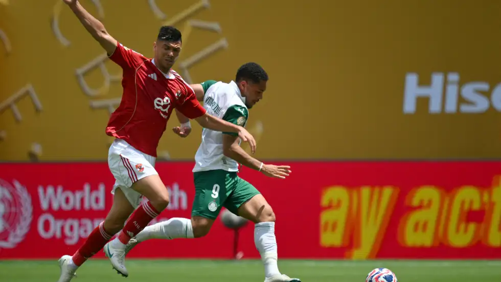 رسميا ..  أشرف داري ينتقل إلى نادٍ أوروبي