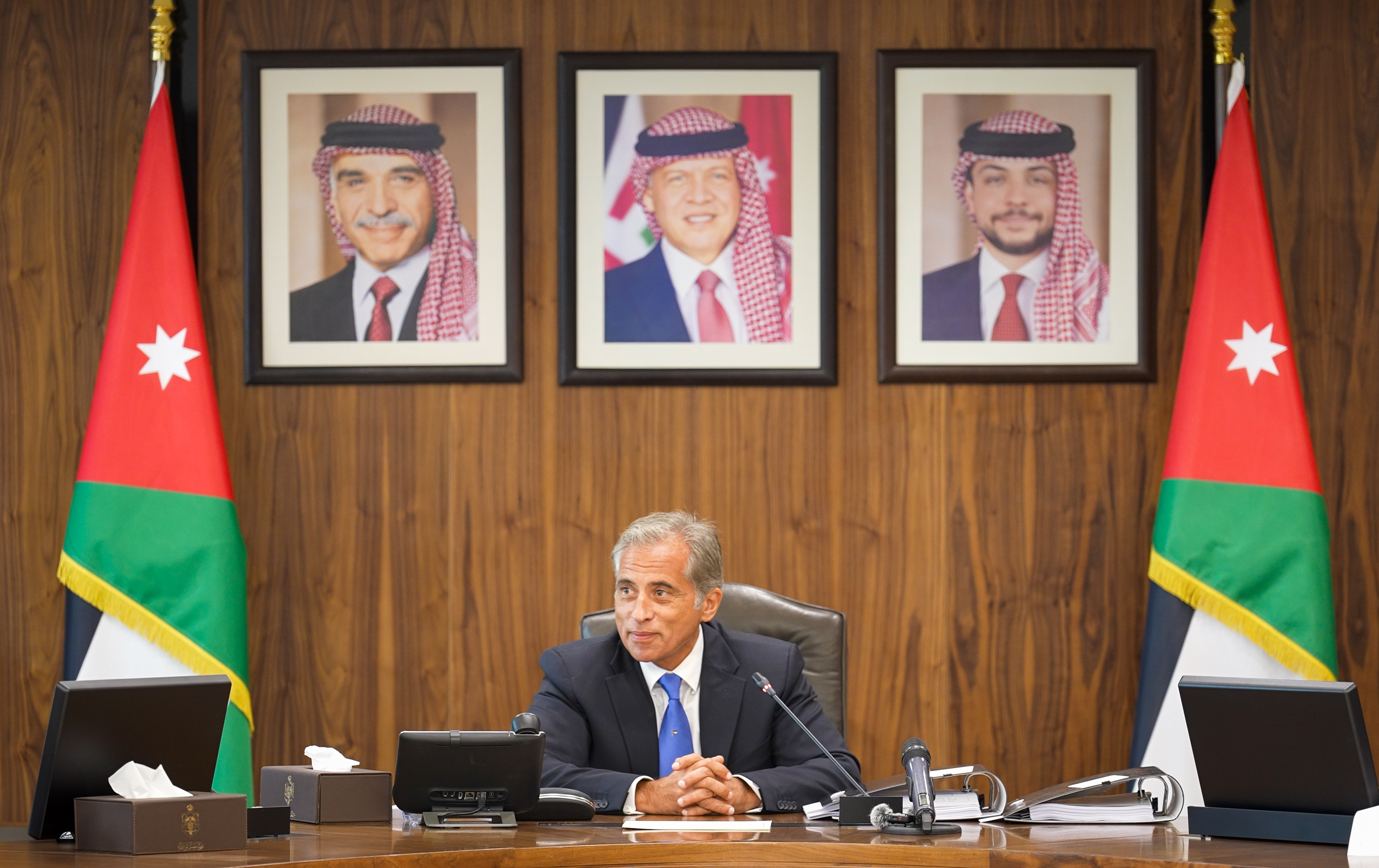 رئيس الوزراء: وقتنا ليس ملكاً لنا بل حق للأردن والأردنيين ..  والعمل الميداني والتكامل الوزاري أساس النجاح