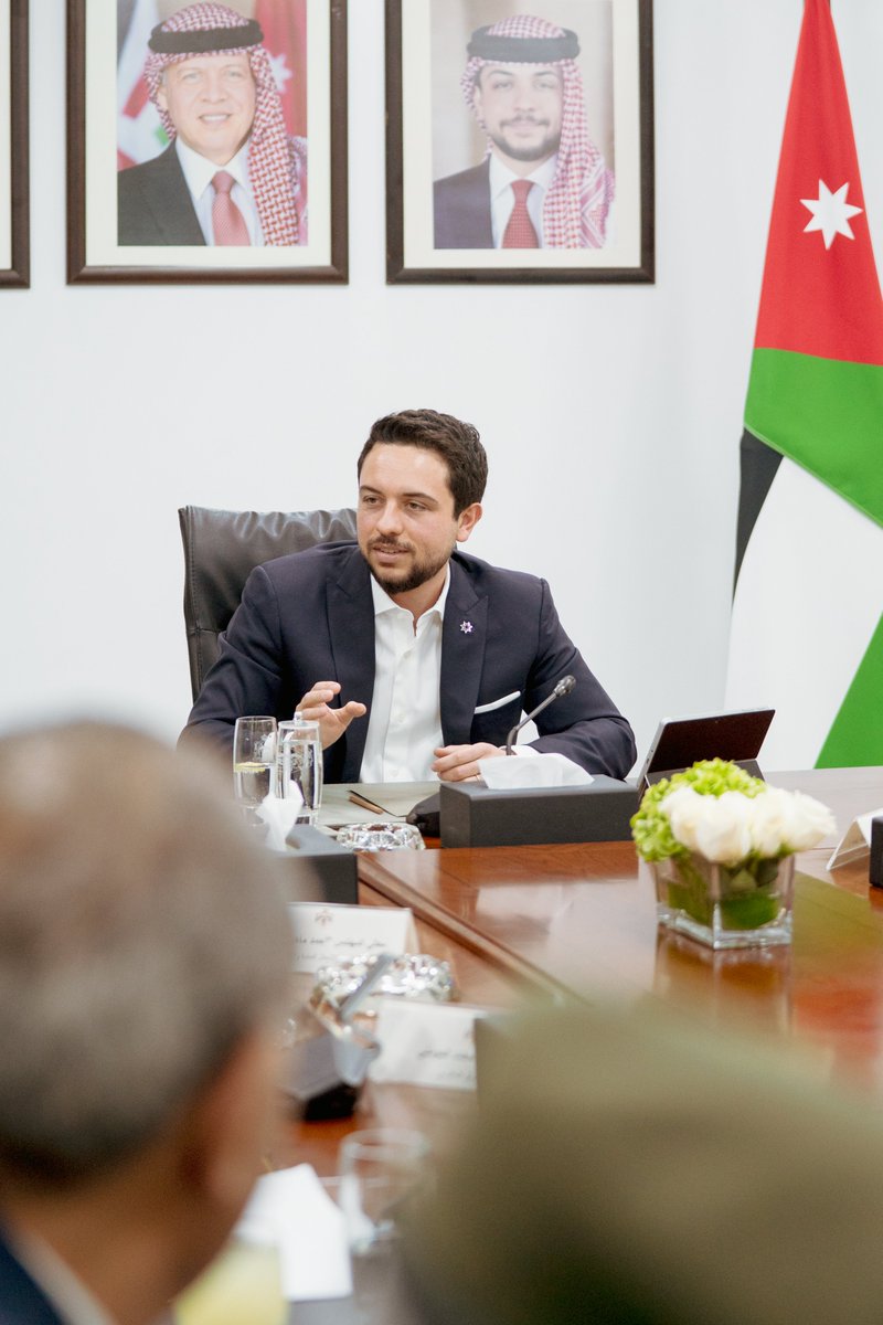 ولي العهد يؤكد أهمية جهود الحكومة للحد من الإلقاء العشوائي للنفايات