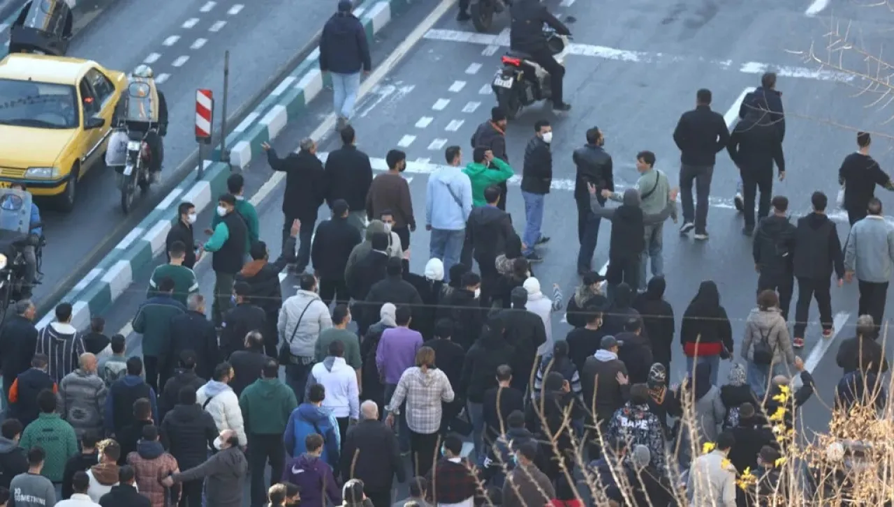 إيران توقف أربعة أجانب بتهمة المشاركة في أعمال شغب