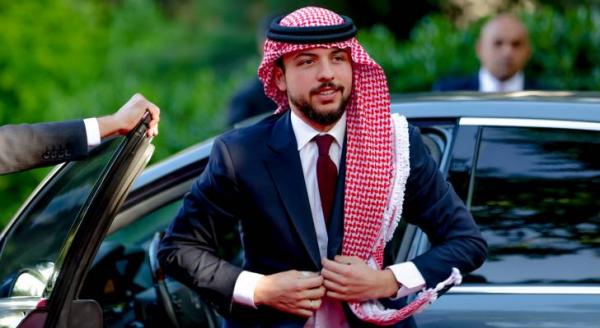 ولي العهد مهنئا بالعيد: عيدكم مبارك