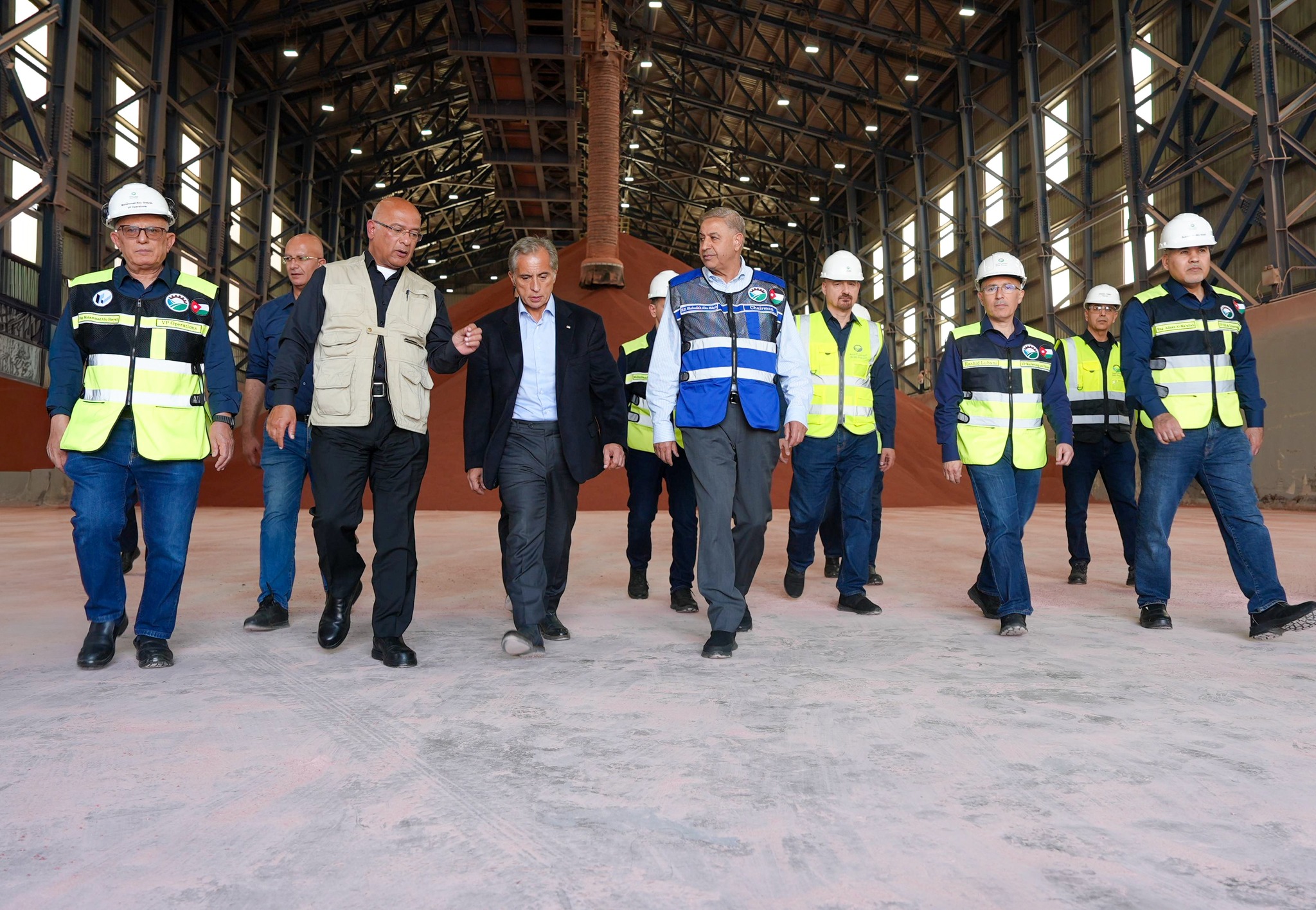 حسان يطلع على خطط ومشاريع التوسعة الجديدة لـ"البوتاس العربية" و"برومين الأردن"