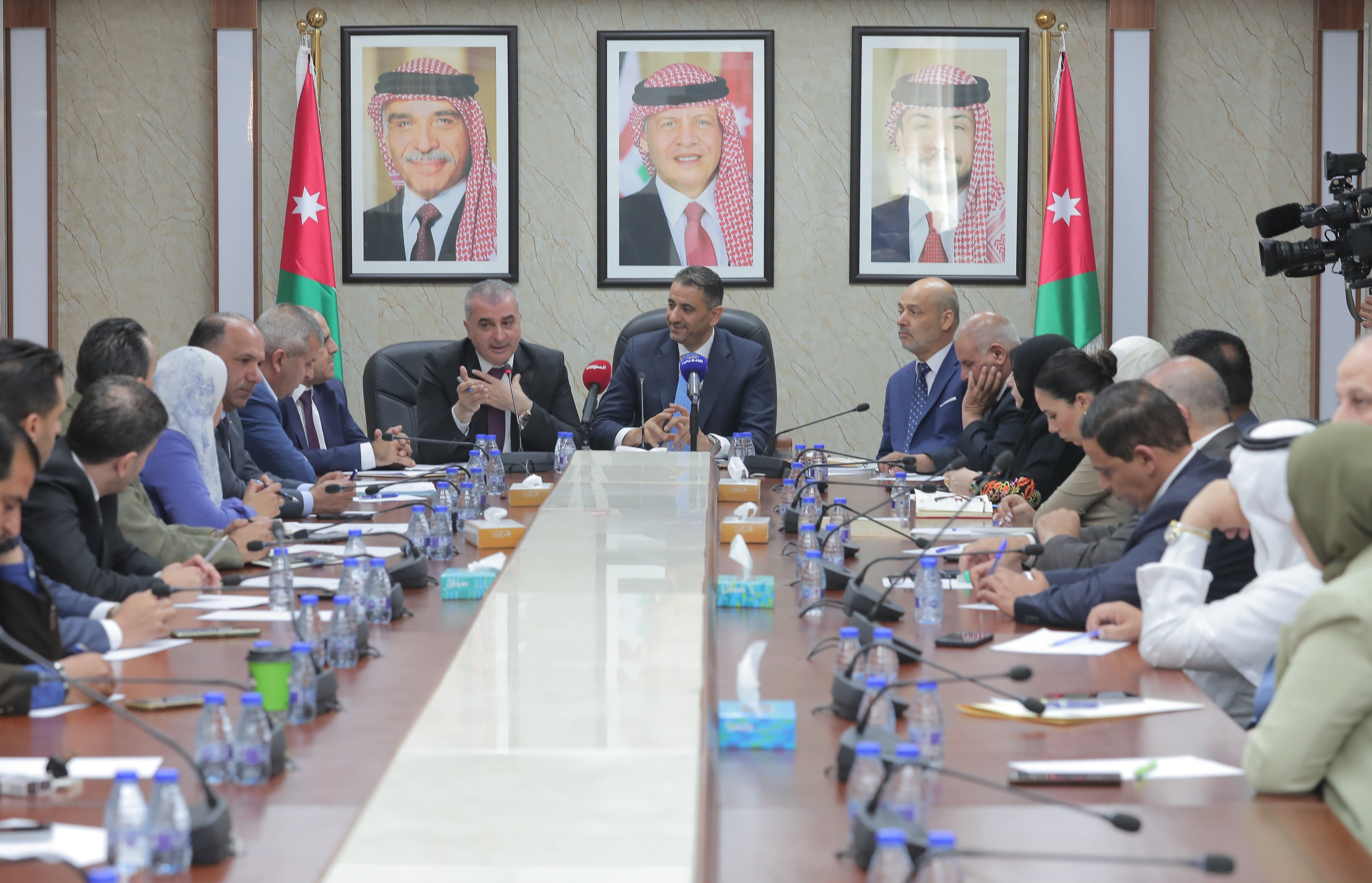النواب يطالبون: نريد كهرباء أرخص وغازًا أكثر وفرص عمل من باطن الأرض
