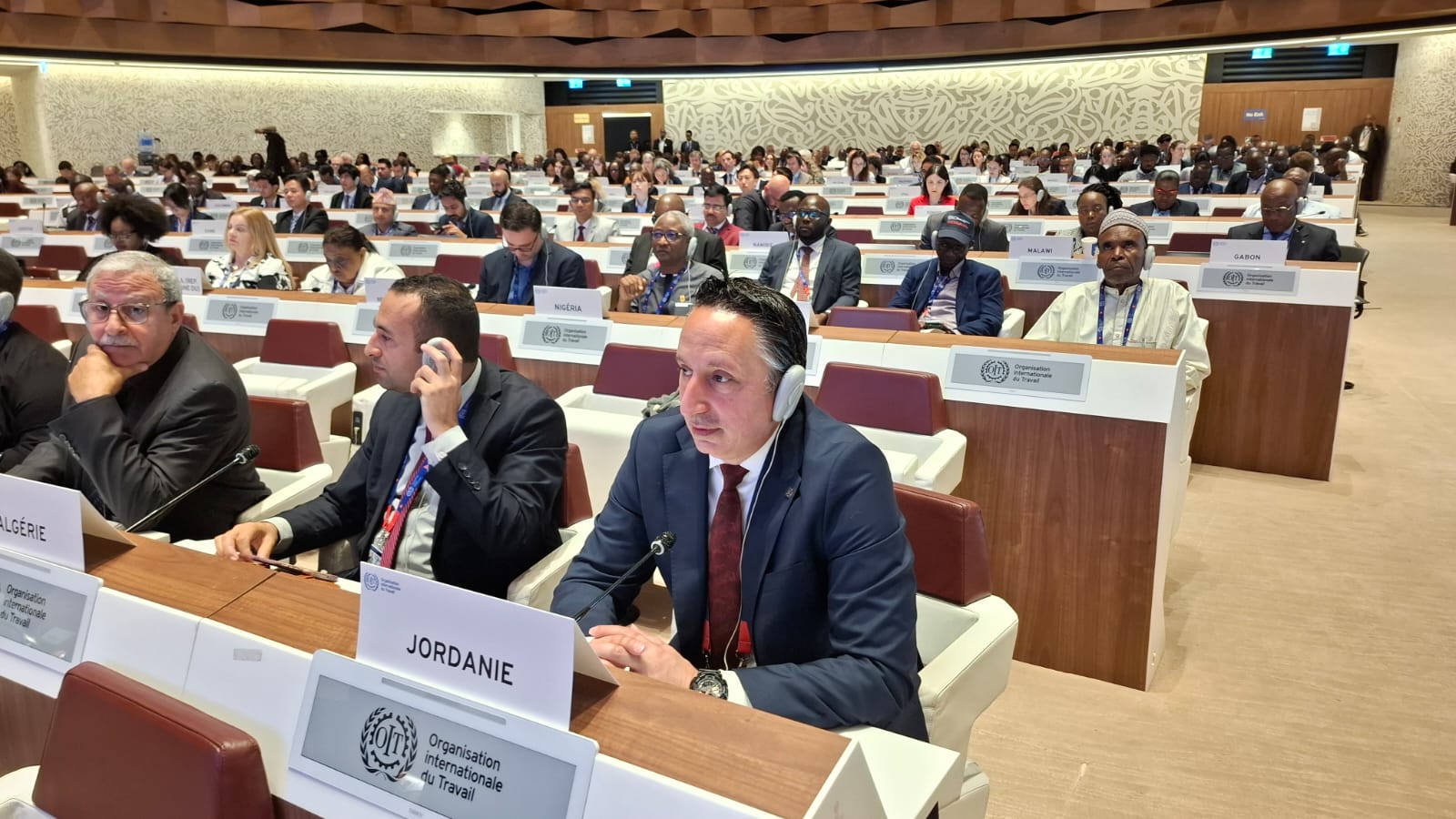 أبو رمان يقدم التجربة الأردنية في نظام الفوترة الإلكترونية خلال مؤتمر العمل الدولي في جنيف