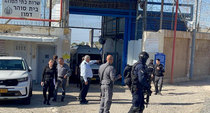 مصلحة السجون لم تتسلم أسماء الأسرى الفلسطينيين الذين سيفرج عنهم