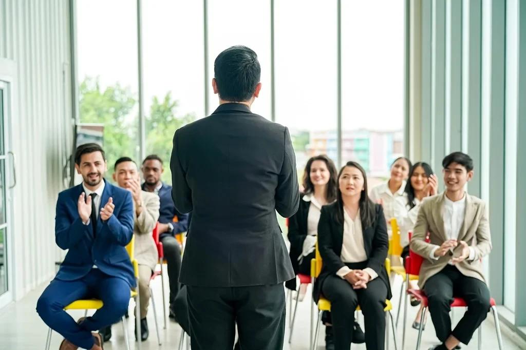 الدورات التدريبية ..  استثمار في المهارات أم استجابة لمتطلبات التوظيف؟