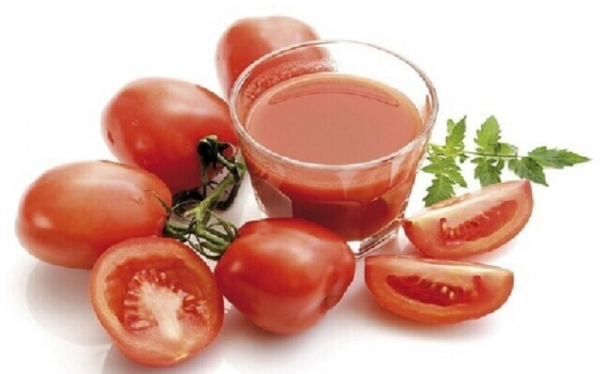 ماذا يحدث لضغط دمك عند شرب عصير الطماطم بانتظام؟