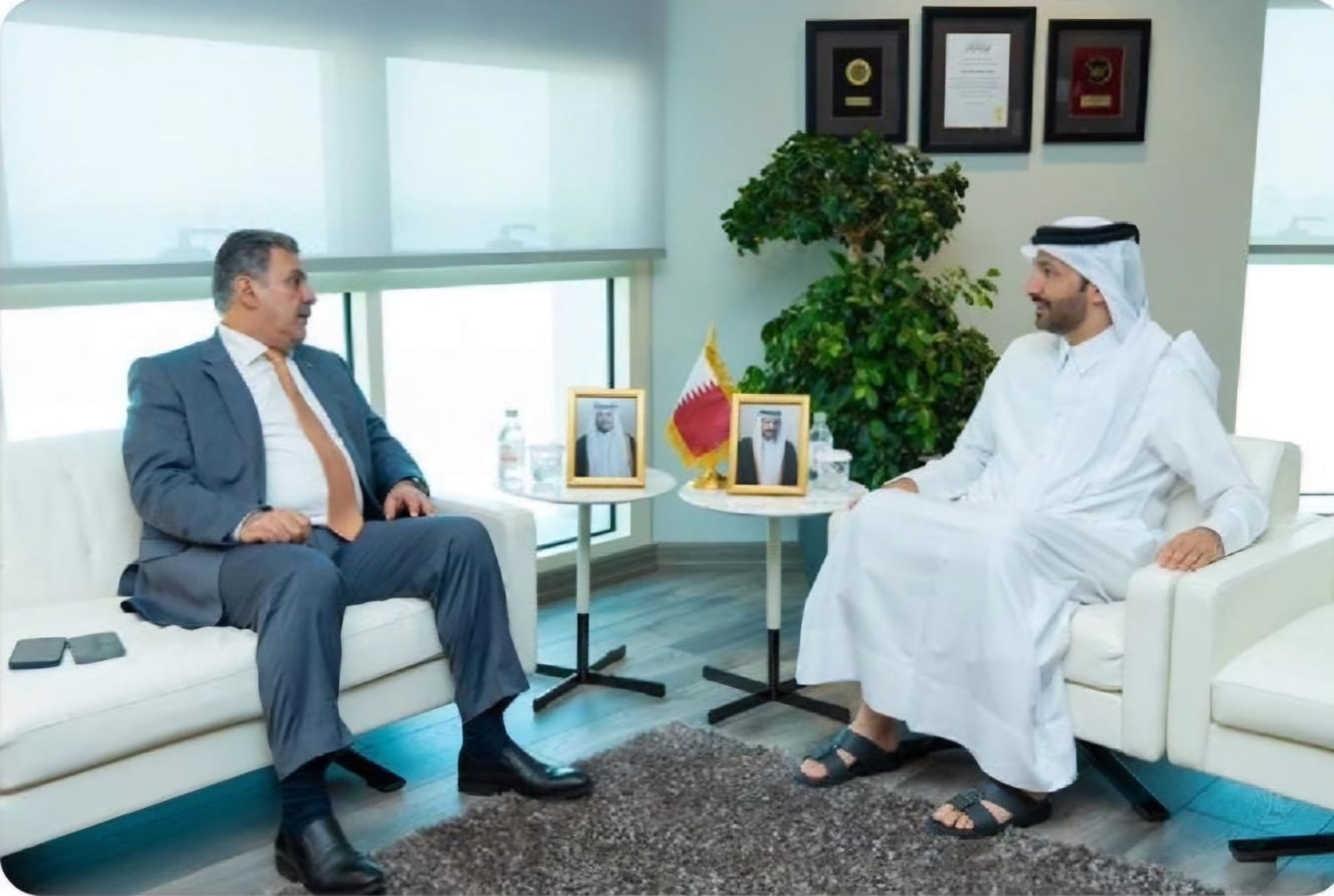 السرحان يلتقي رئيس هيئة تنظيم الاتصالات القطري