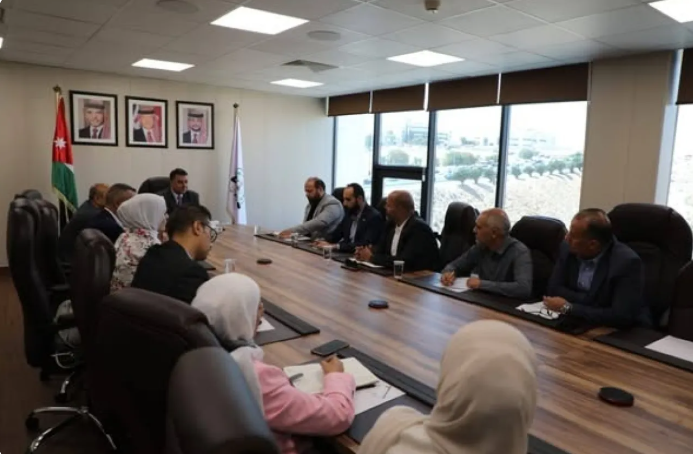 الحنيفات يبحث مع وفد سوري آليات تسهيل تصدير الأغنام