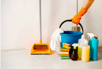 زيت الزيتون والملح لتنظيف أغراض المنزل الناعمة والصلبة