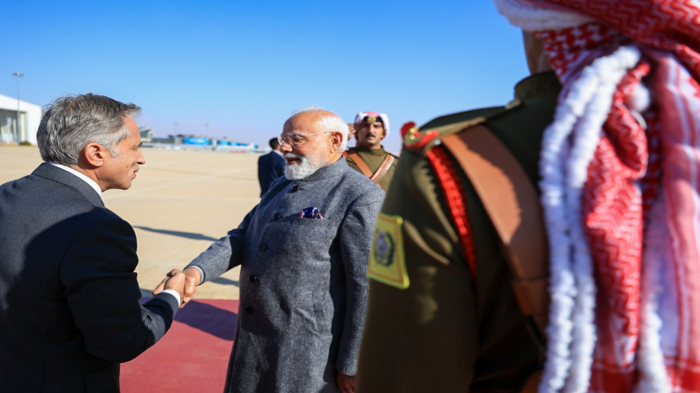 حسان يستقبل رئيس وزراء الهند 