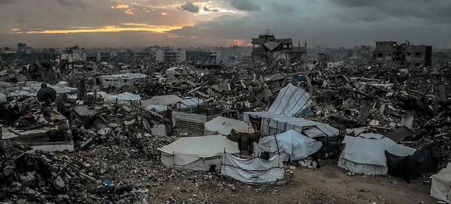 الصليب الأحمر الفلسطيني :خيام النازحين غير قادرة على الصمود أمام الأمطار الغزيرة