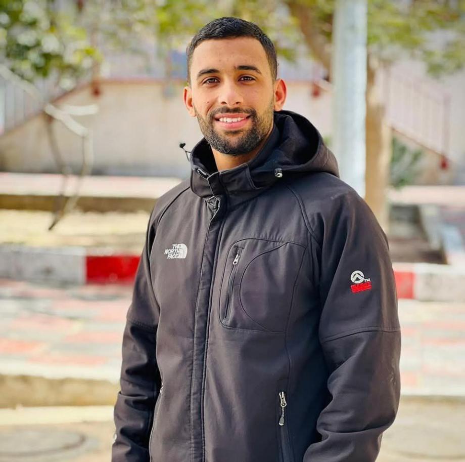 الدفاع المدني ينعى أحد ضباطه بعد استهداف منزله شمال غزة 
