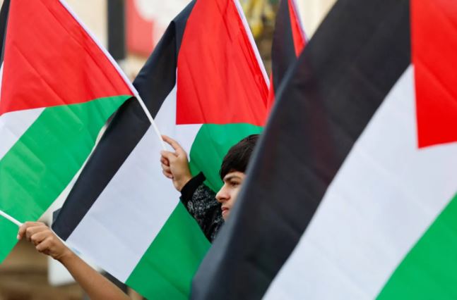 ما الذي يعنيه تزايد الاعتراف بدولة فلسطينية بالنسبة لطرفَي النزاع؟