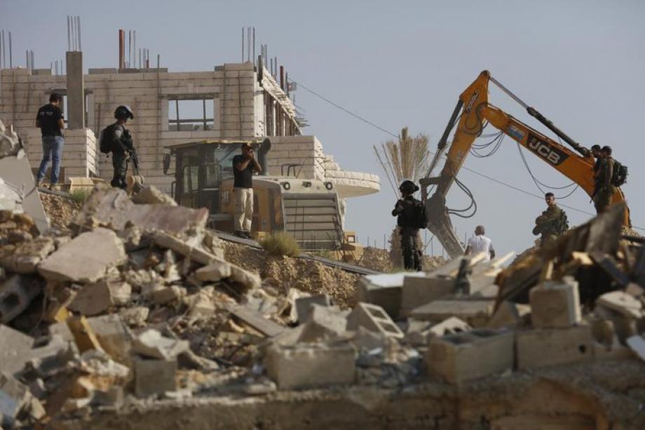 الاحتلال يهدم منزلًا غرب سلفيت  