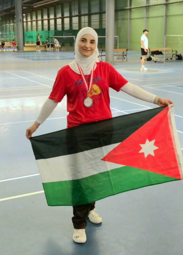 نسرين حمادة تحصد المركز الثاني في بطولة الراكتلون العالمية