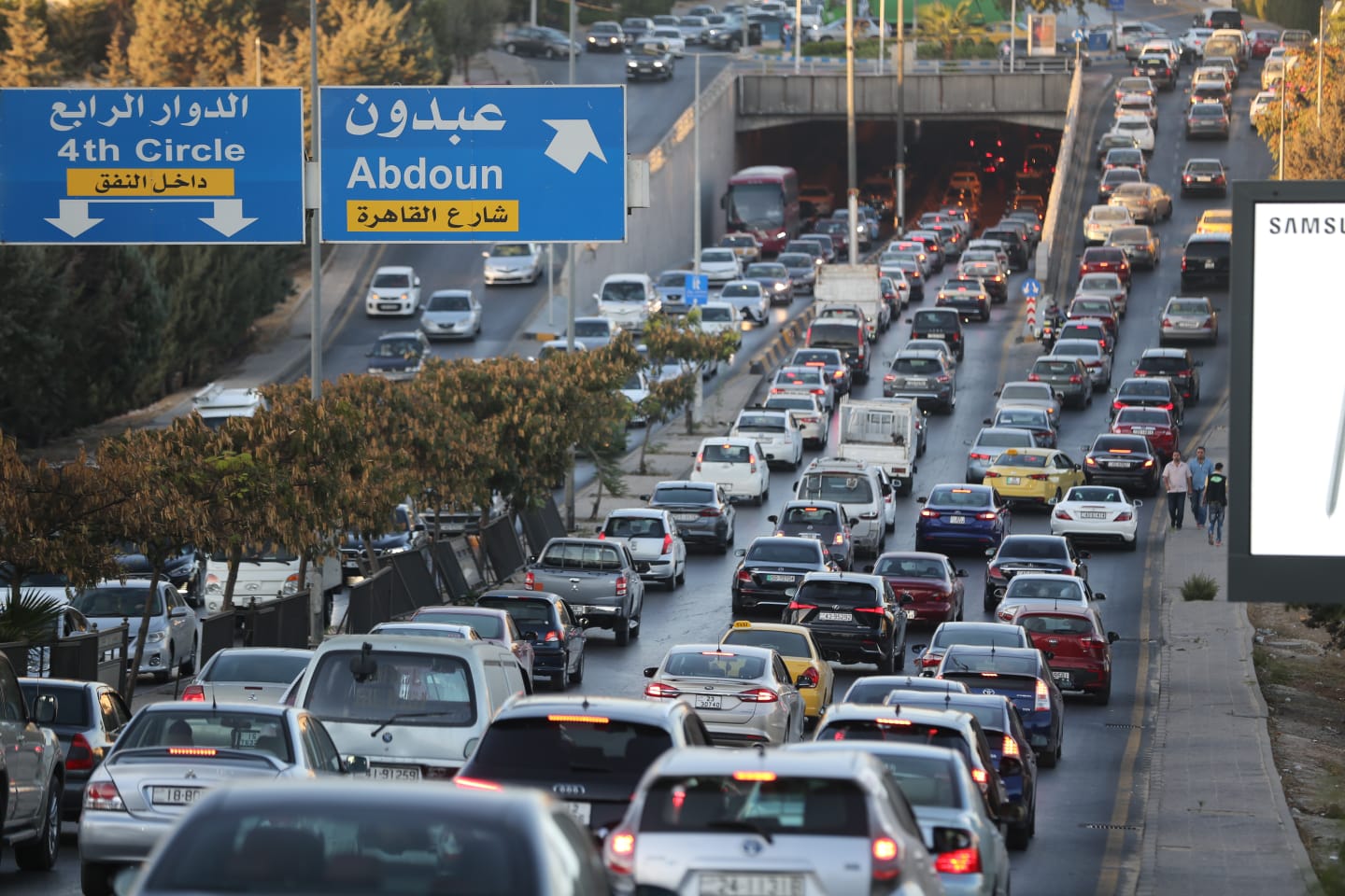 عمان تختنق ..  والأردنيون يردون على الشواربة: الناس تريد حلولًا لا تبريرات