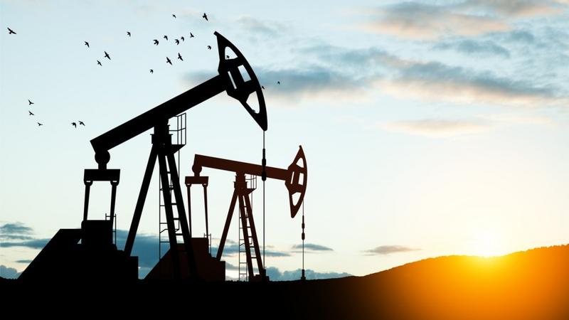 النفط يستقر وسط تقييم السوق لزيادة إنتاج أوبك+