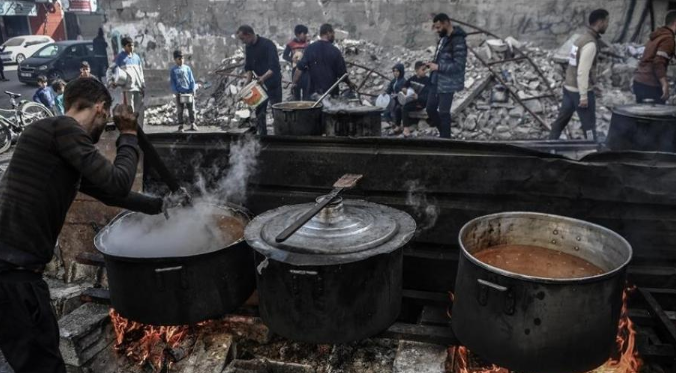 تكايا غزة ..  شريان الحياة الأخير مع استمرار المجاعة 