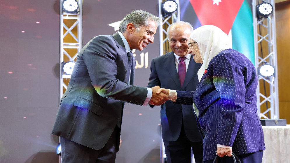 رئيس الوزراء يرعى حفل التكريم السنوي للمعلمين بمناسبة يوم المعلم العالمي