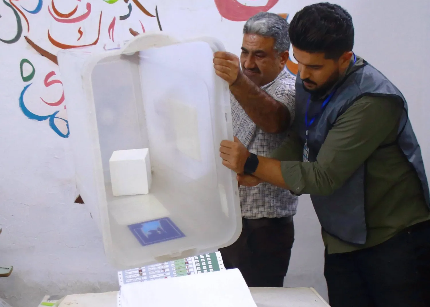 شبكة مراقبة: الأمن العراقي اعتقل متورطين بشراء بطاقات ناخبين