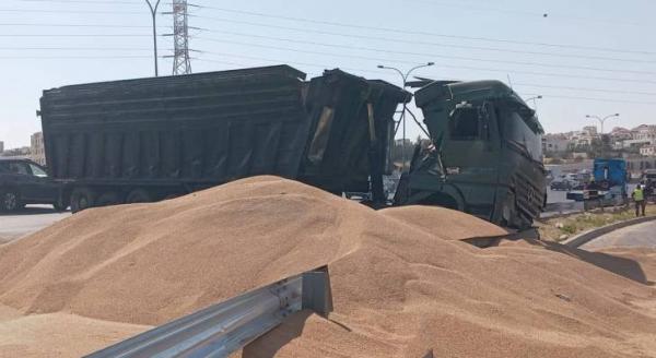 الأمن يكشف سبب تدهور شاحنة على طريق المطار