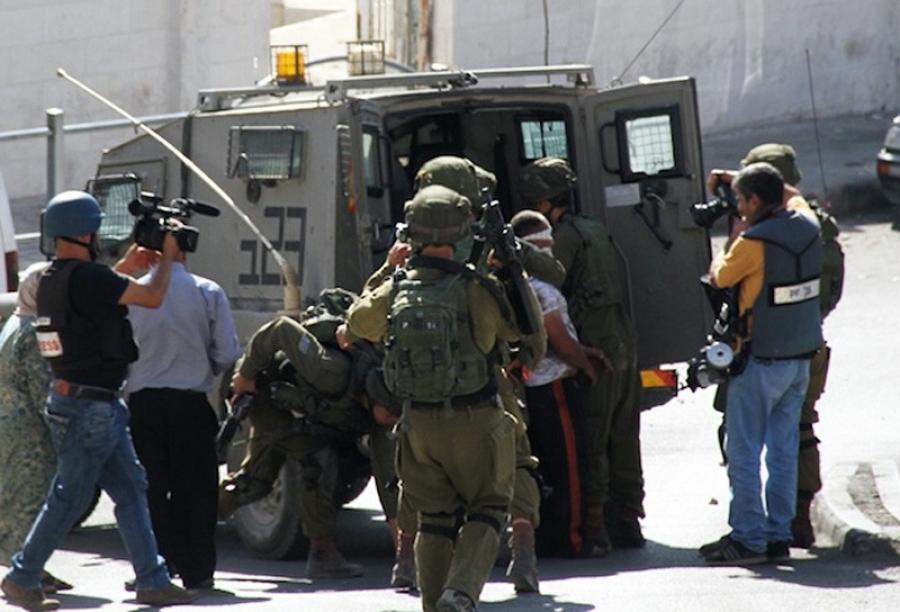 الاحتلال يعتقل 6 فلسطينيين من الخليل
