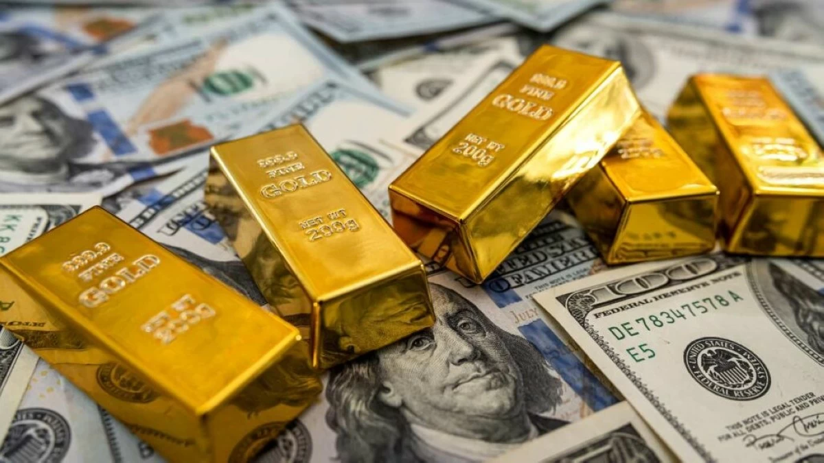 الذهب يصعد مع تراجع الدولار 