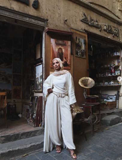 موديلات سراويل أوفر سايز للمحجبات خيار مدونات الموضة لإطلالة محتشمة 