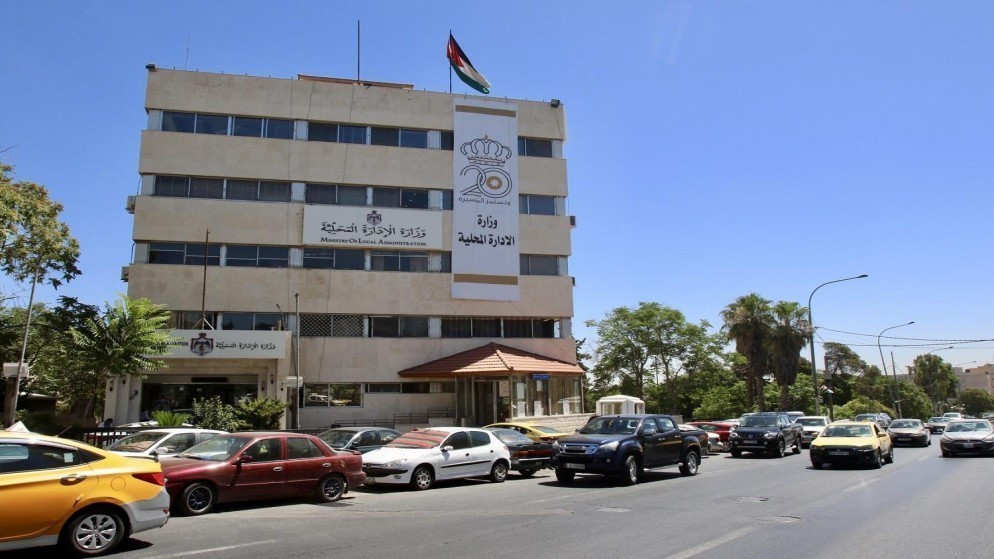 جدل حول هيكلة البلديات: فصلٌ أم «أمانات»؟ والمطالب المعيشية تتقدّم