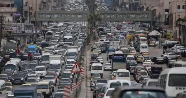 عاصمة "المليون وسبعمائة ألف مركبة" ..  هل تحولت شوارع عمّان إلى مواقف كبرى للسيارات؟