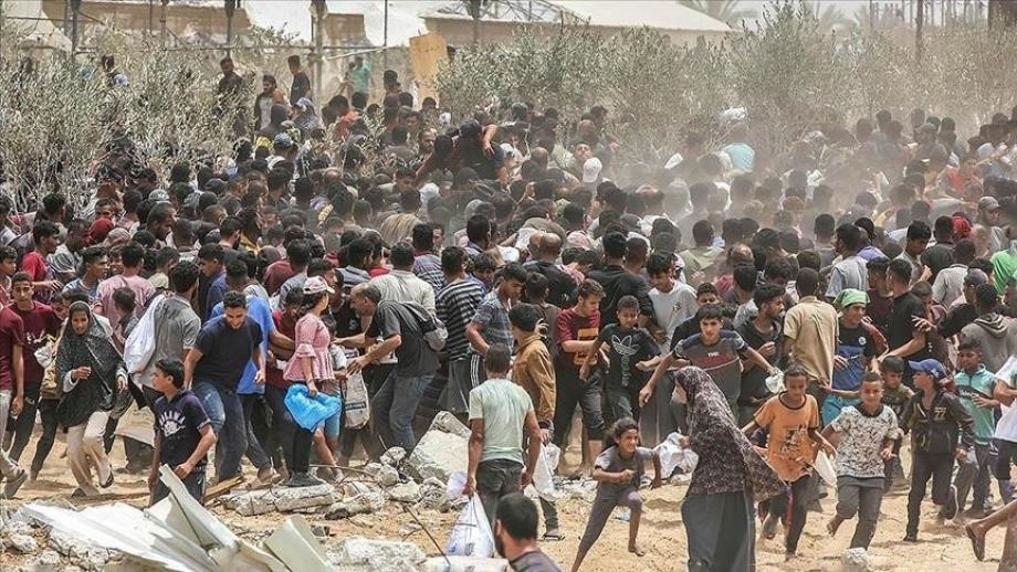 مكتب غزة الحكومي : مراكز توزيع المساعدات في رفح تتحول لـ "مصائد موت جماعي"