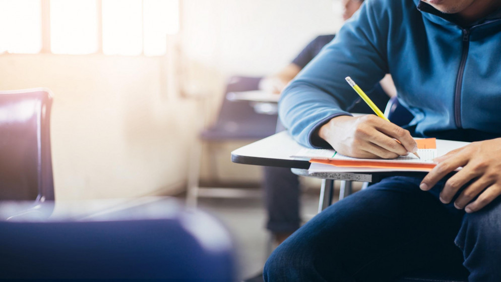 طلبة التوجيهي يتقدمون الخميس لامتحان الرياضيات – الورقة الأولى