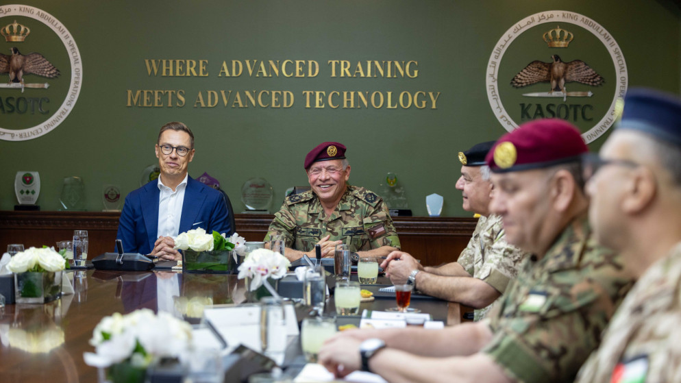 الملك والرئيس الفنلندي يتابعان تمرينا تعبويا في مركز الملك عبدﷲ الثاني لتدريب العمليات الخاصة