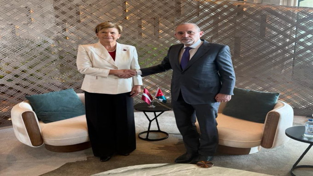 الصفدي ونظيرته اللاتفية يبحثان تعزيز التعاون الثنائي وتطورات الأوضاع الإقليمية 