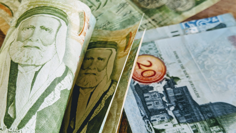 %29 من الأردنيين يرون أن على الحكومة الحد من الفقر ومعالجة البطالة