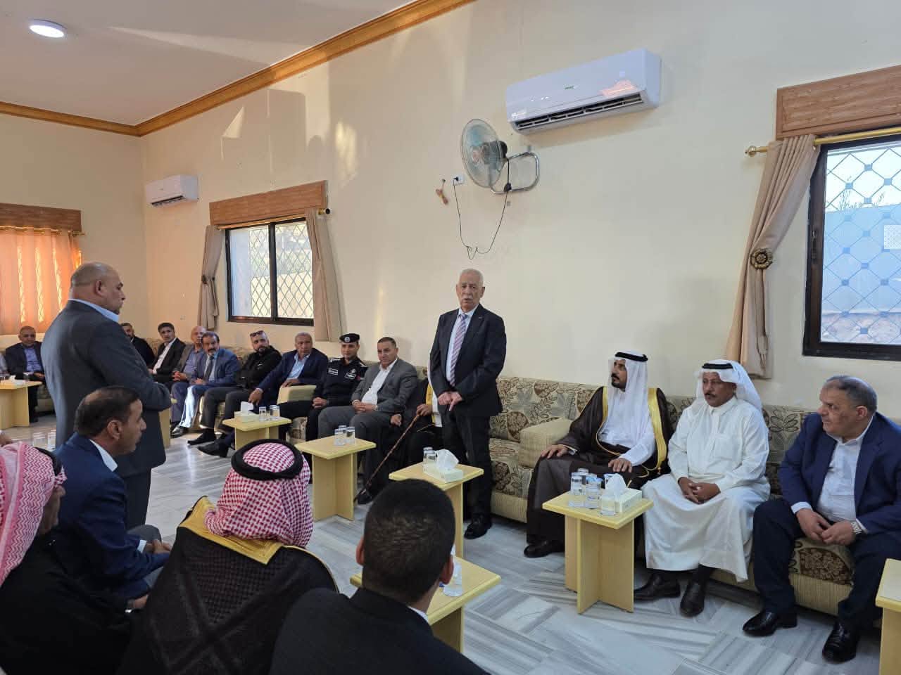 مندوبًا عن الملك وولي العهد ..  رئيس الديوان الملكي يقدم واجب العزاء لعشيرة الرحامنة