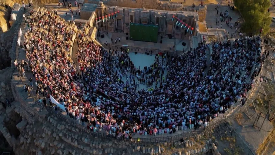 11 حافلة تنقل شباب عجلون لجرش لمؤازرة منتخب النشامى 