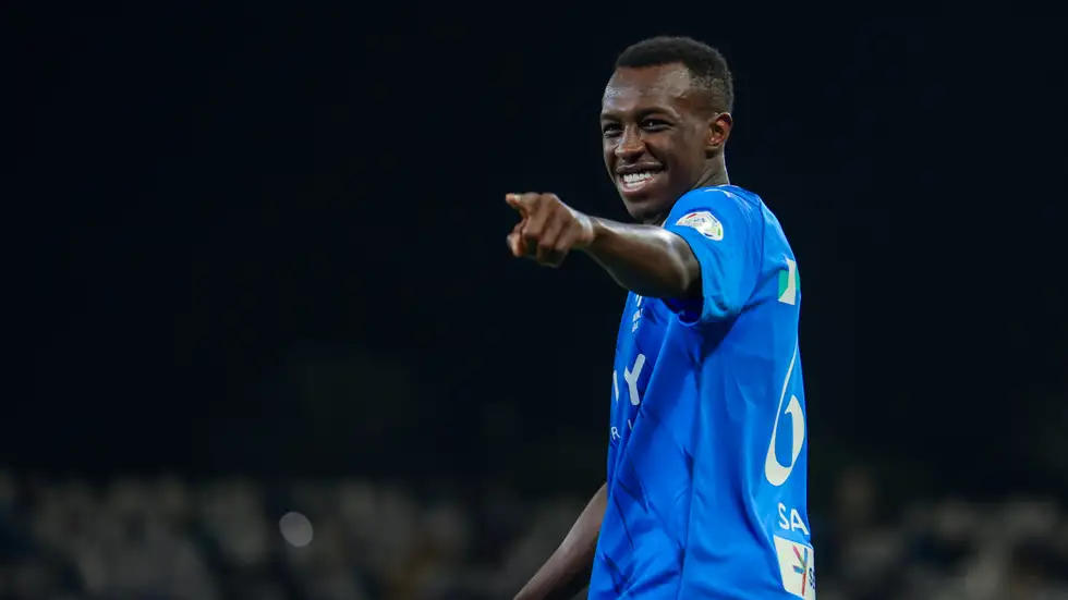 كواليس فشل انتقال سعود عبد الحميد إلى الهلال